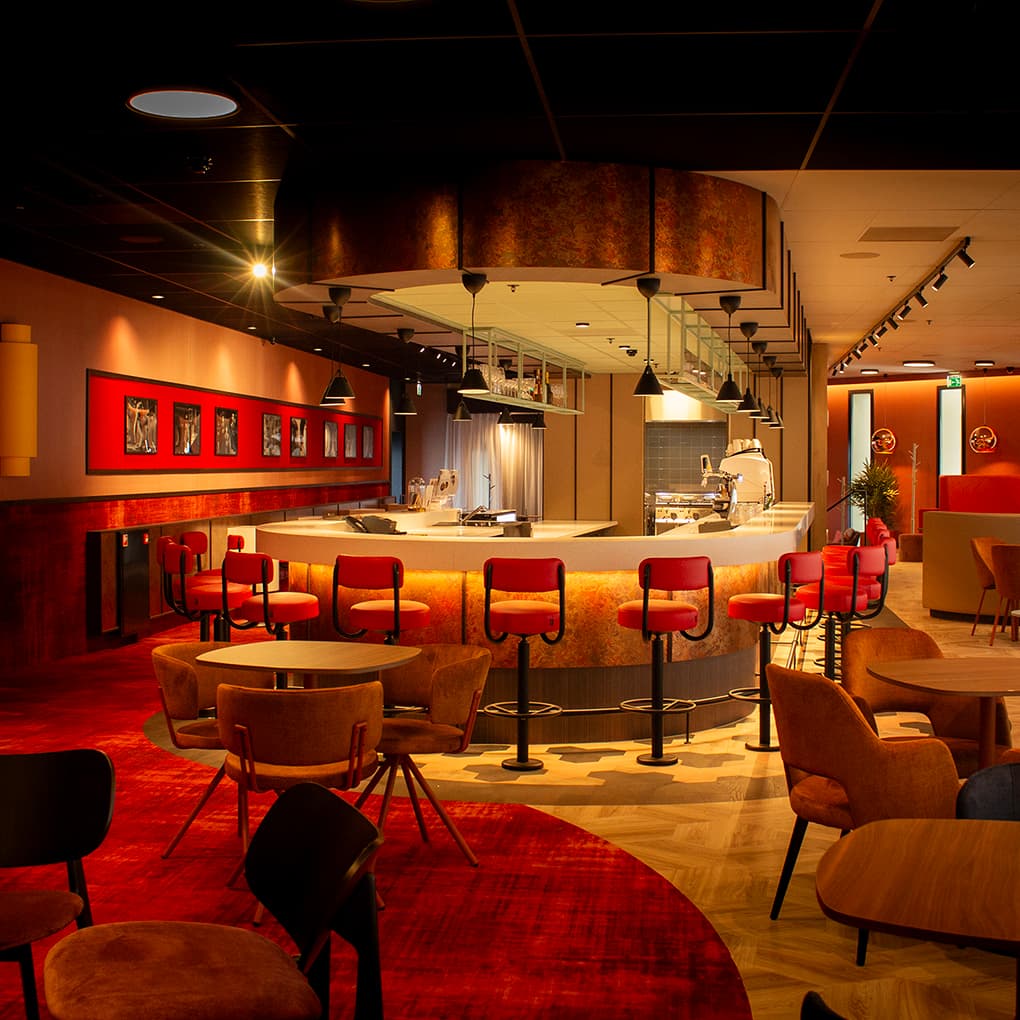 CineLounge