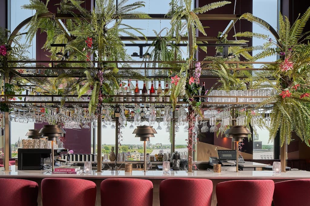 Current Rooftop, Restaurant & Bar