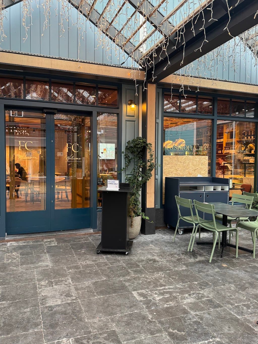 Fashion Café