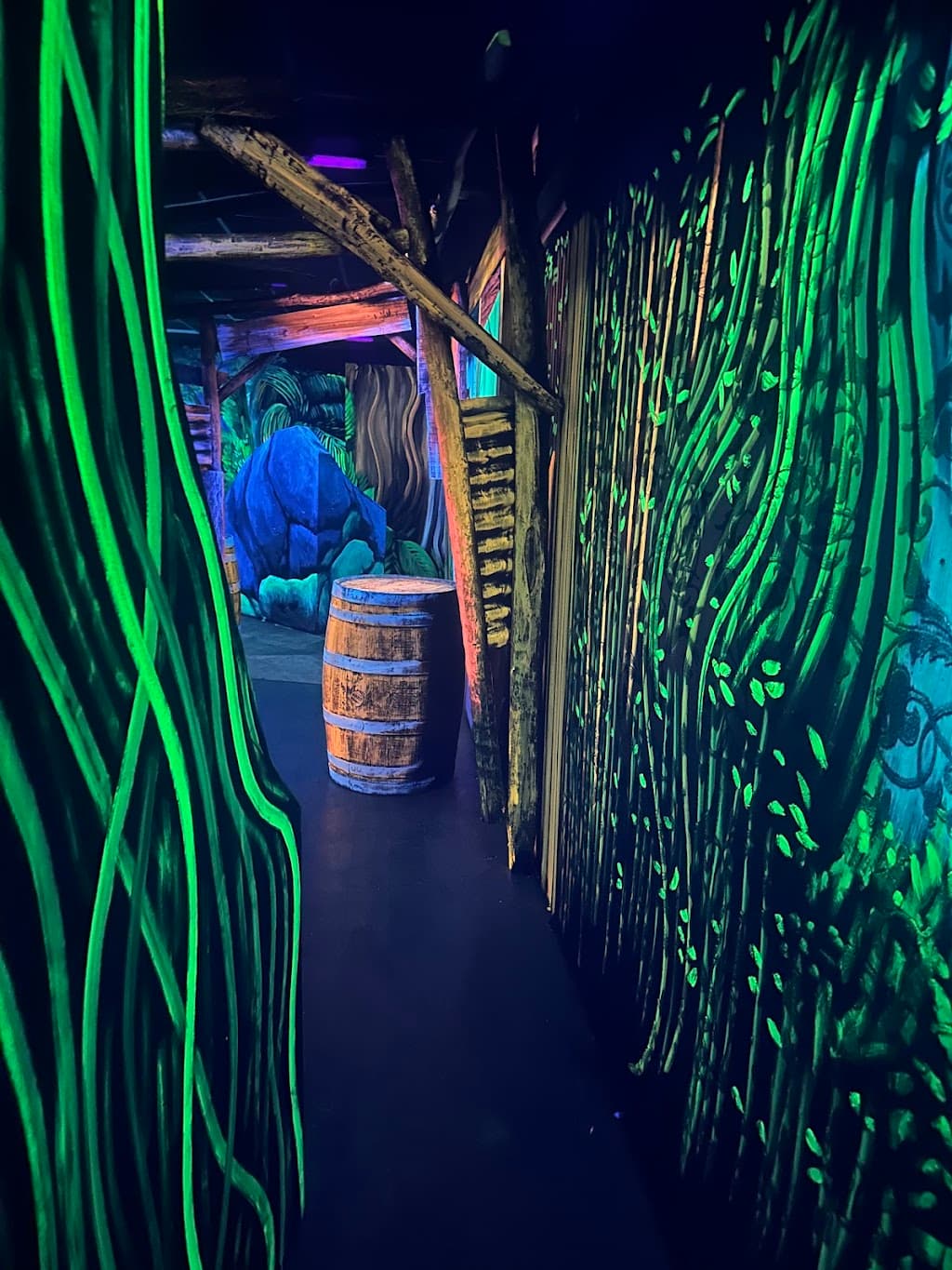 Glow Jungle Golf Groningen