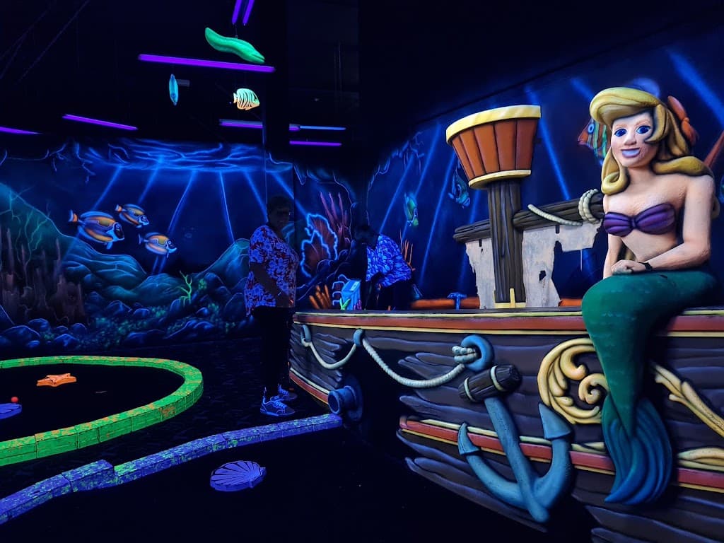 Glowgolf Houten