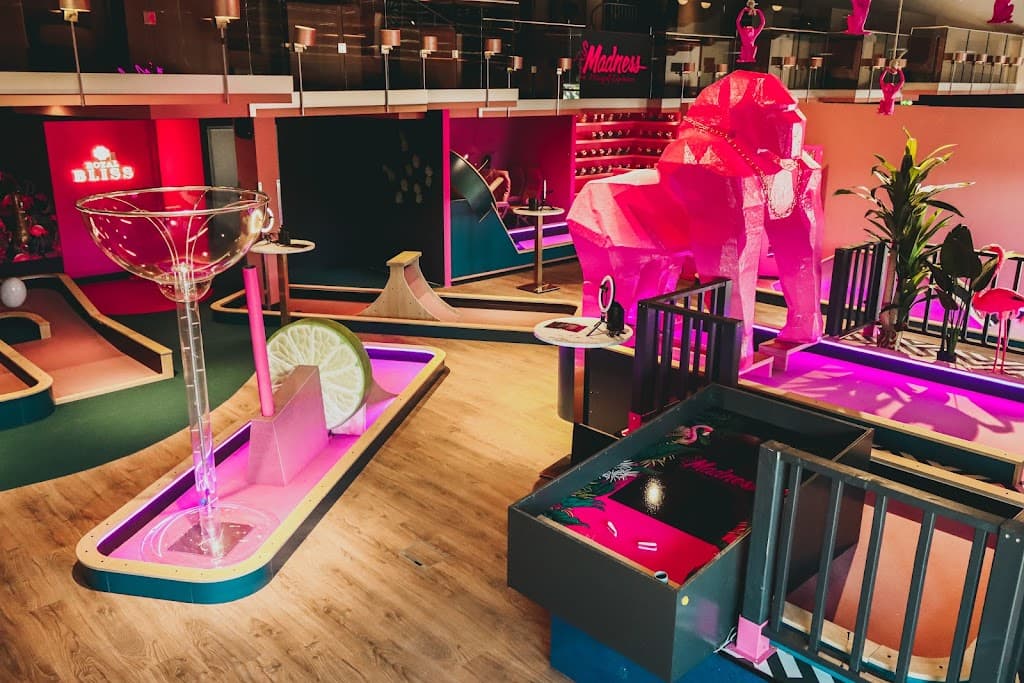 Madness Minigolf Experience