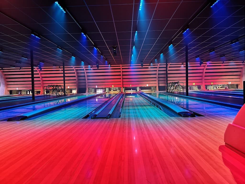 Olround Bowlingcentrum & Prison Island Nijmegen