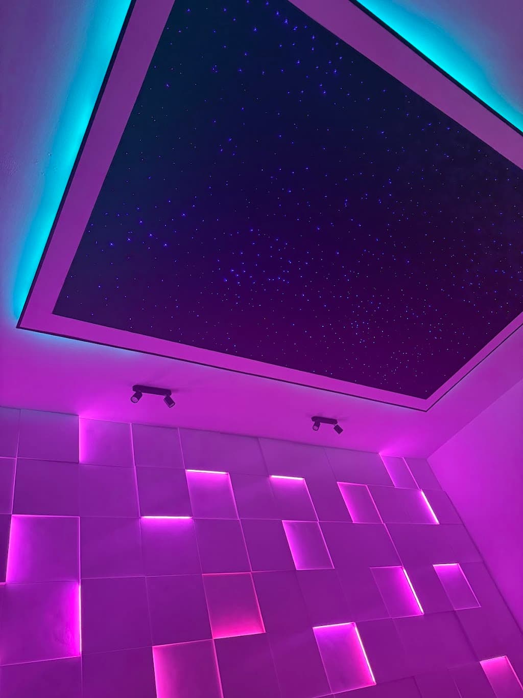 OM Cinema & Spa