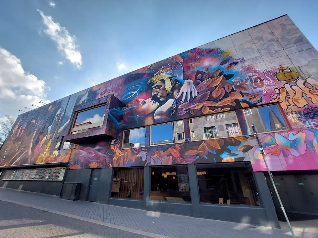 Quatro Cinema