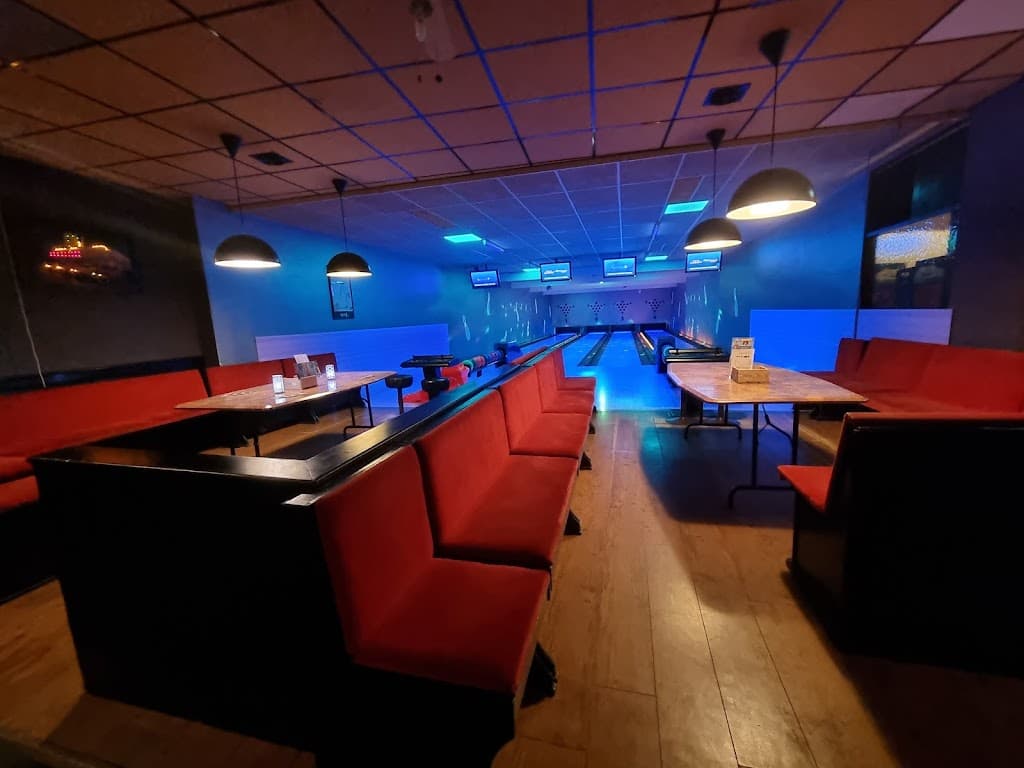 Yip's 2.0 Café en Bowlingcentrum