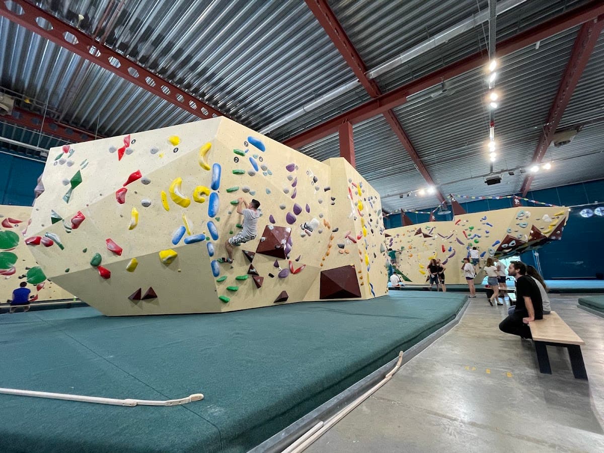 Apex Boulders