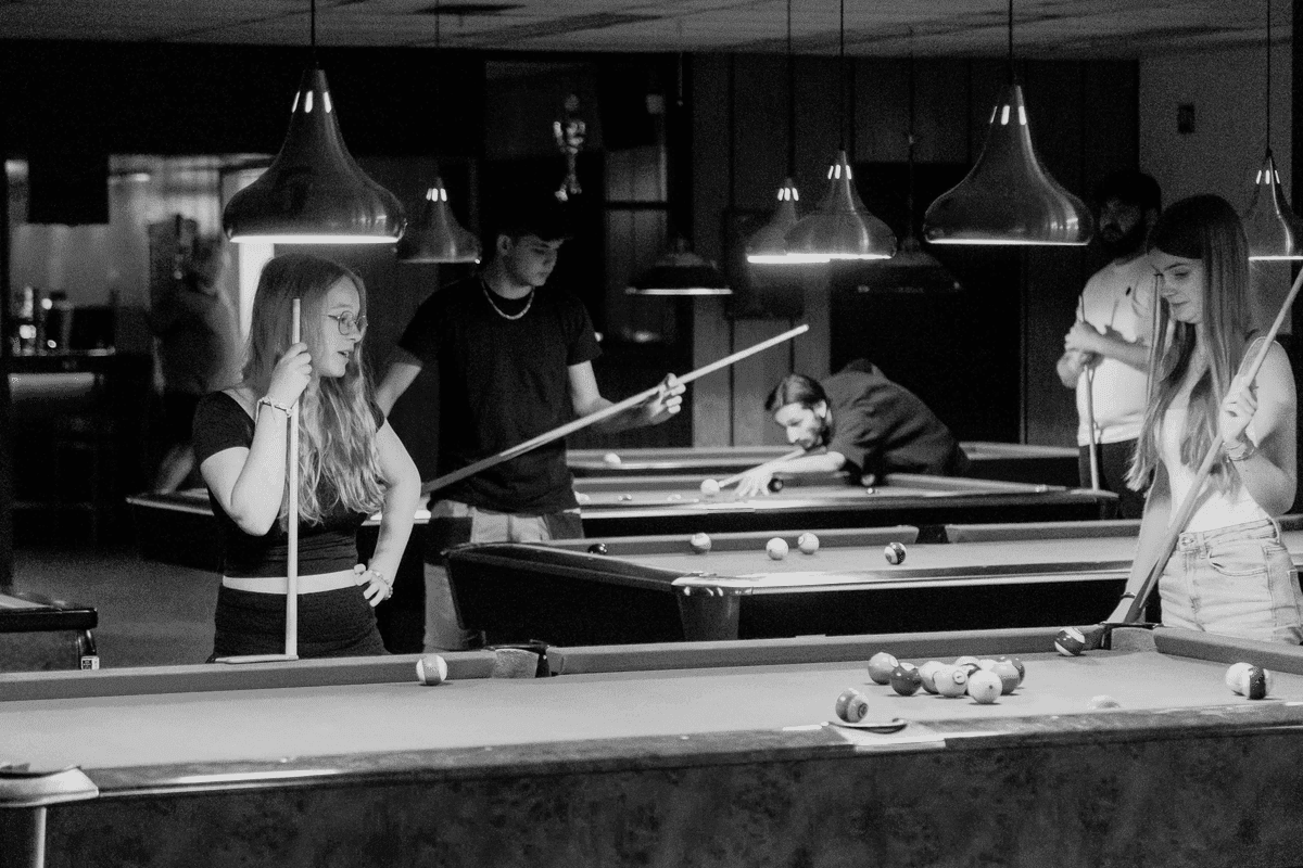 Mike's Pool&Billiards Café
