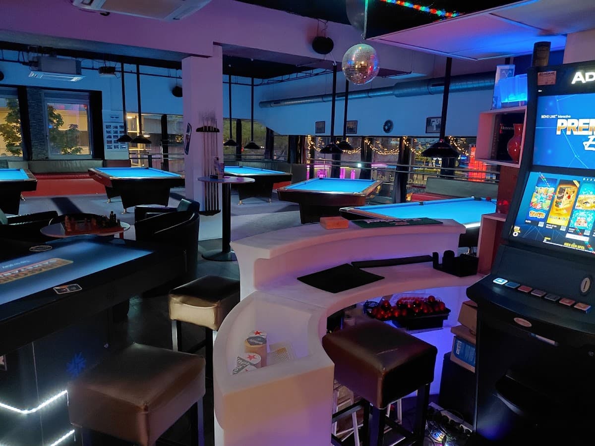 Poolcafé Nr 8